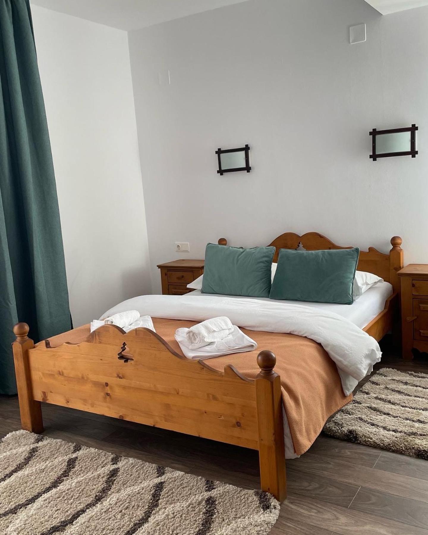 Hotel Valea Salbatica Sinca Noua Esterno foto